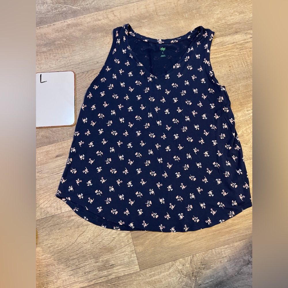 Dip Navy Tank with Floral size Large